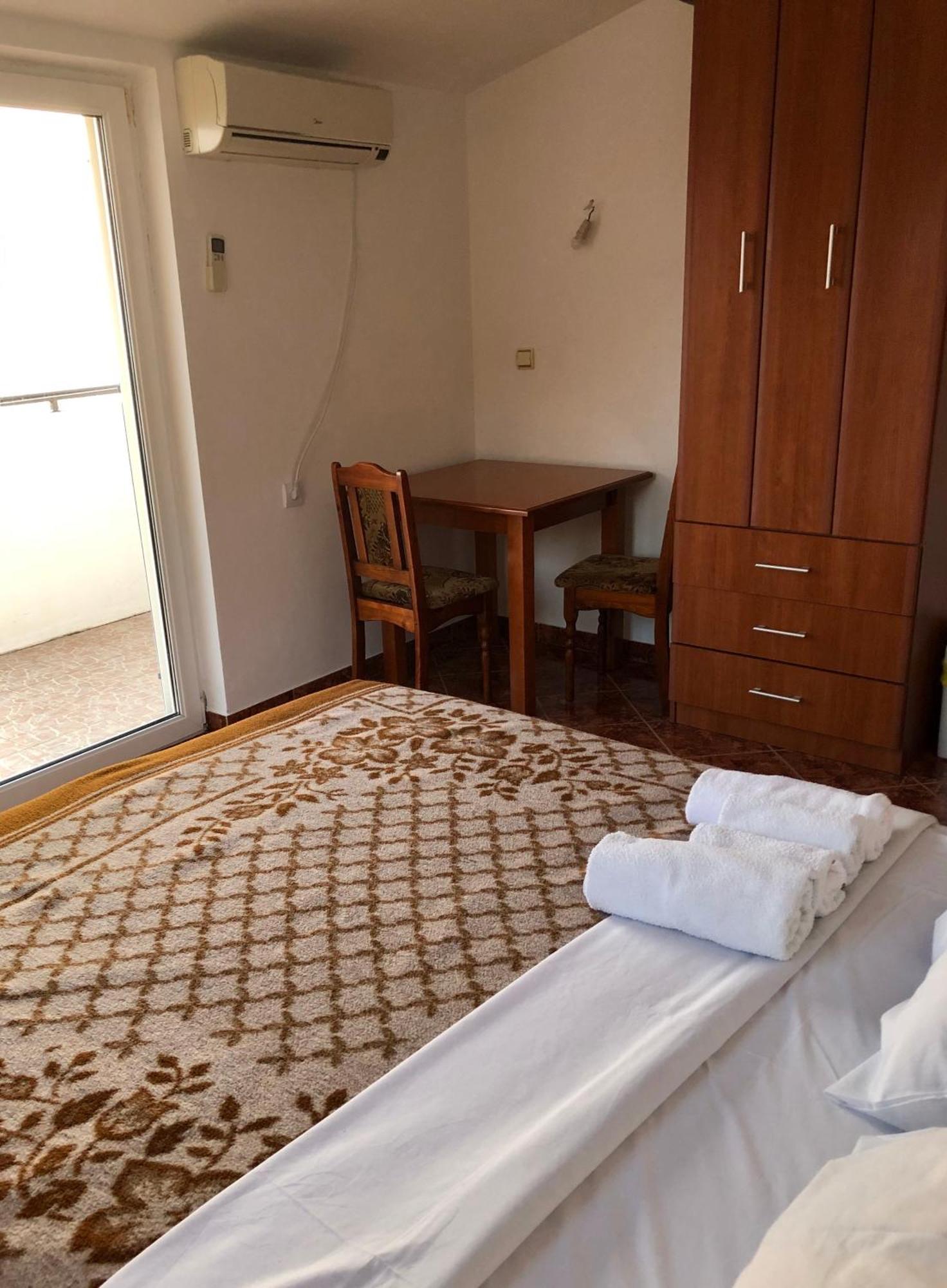 Kuca Radovic Hotel บุดวา ภายนอก รูปภาพ